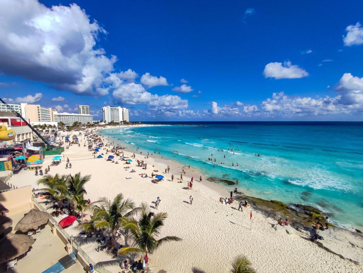 Paradise Beachfront & Nightlife Heart Cancun Exterior photo